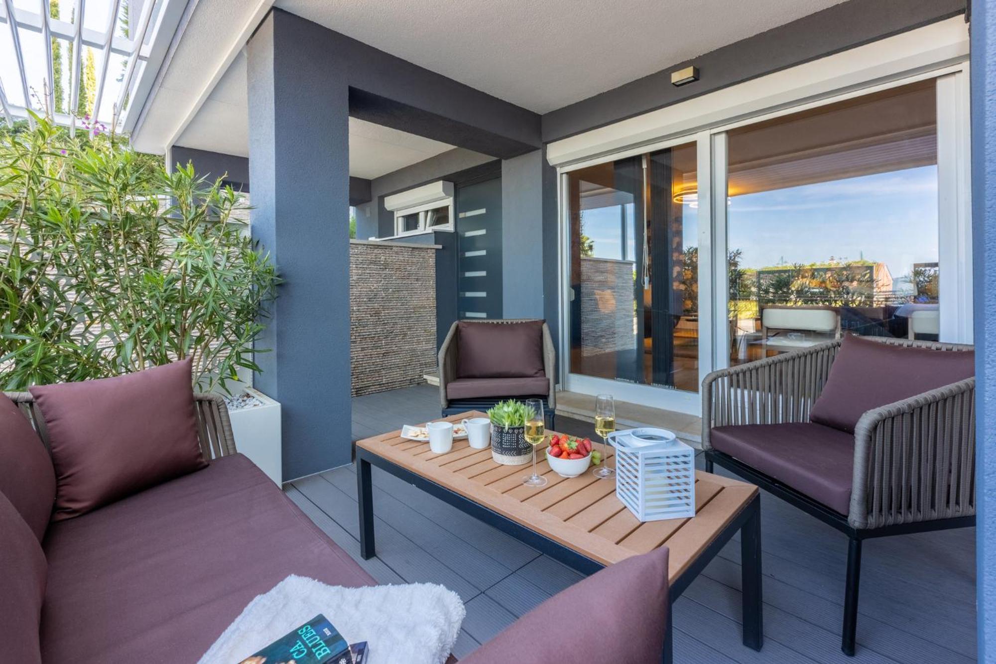 Panoramica Apartment With Whirlpool تْسْغيكفانِتْسا المظهر الخارجي الصورة