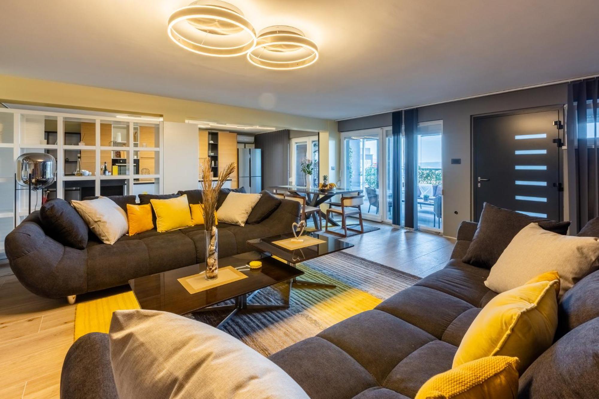 Panoramica Apartment With Whirlpool تْسْغيكفانِتْسا المظهر الخارجي الصورة